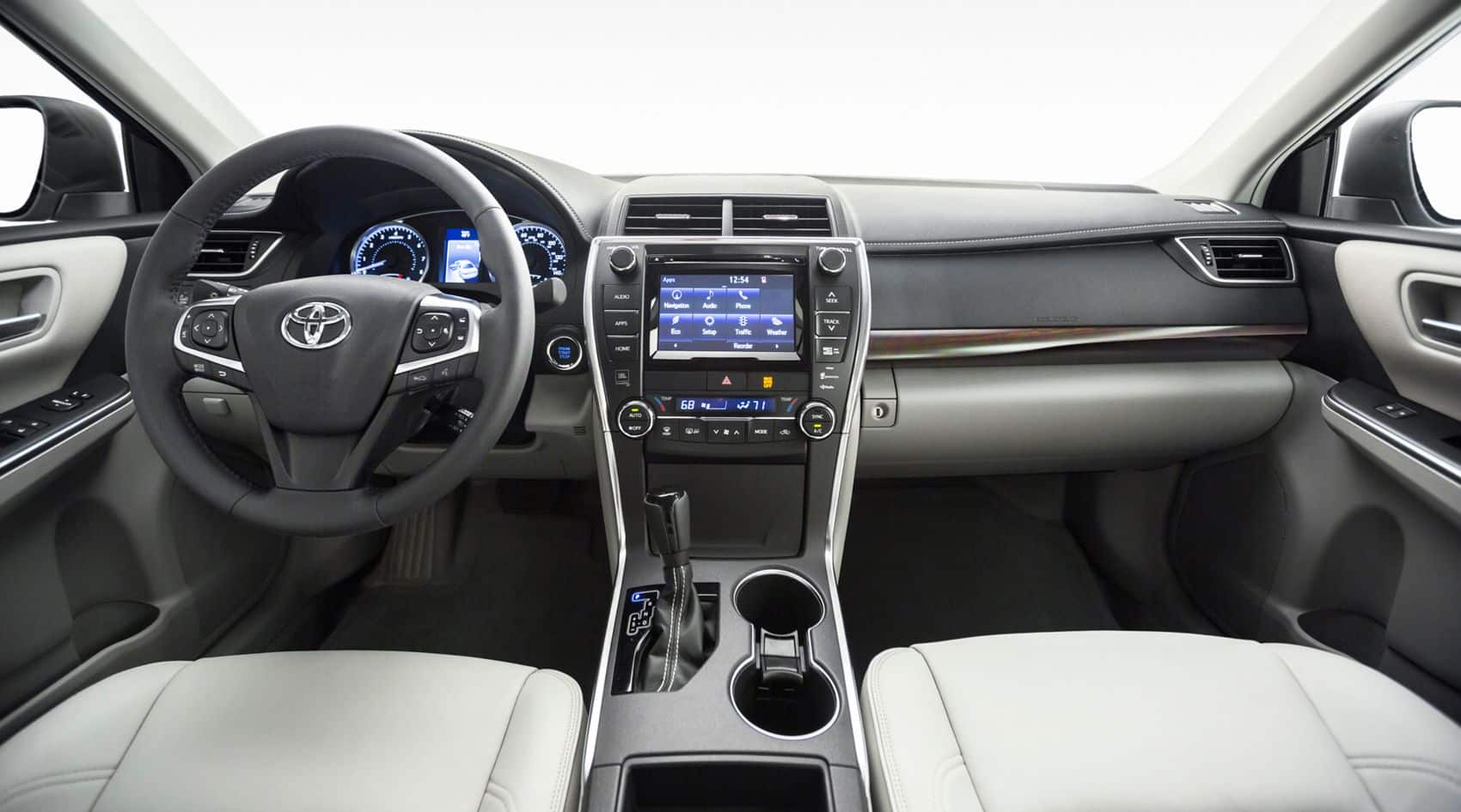 2015 Toyota Camry XLE 4