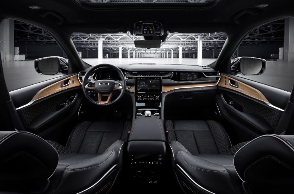 2022 Jeep Grand Cherokee Summit Reserve interior layout.