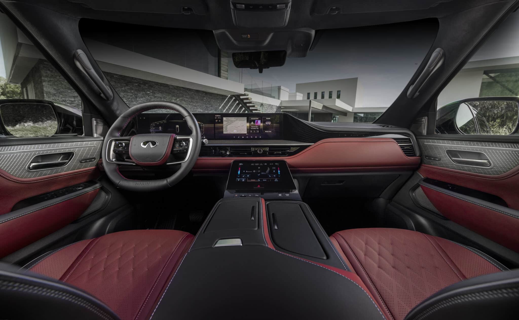 2025 Infiniti QX80 interior layout.