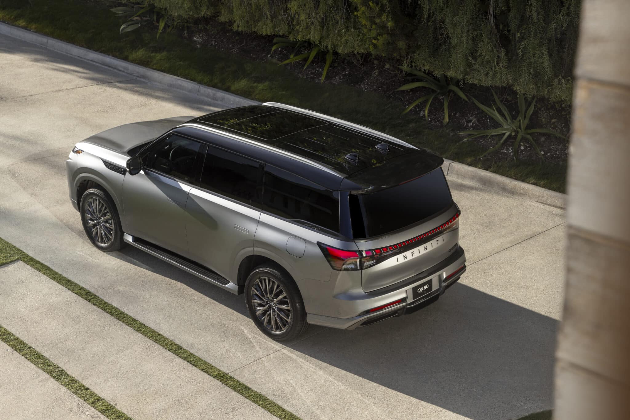 2025 Infiniti QX80.