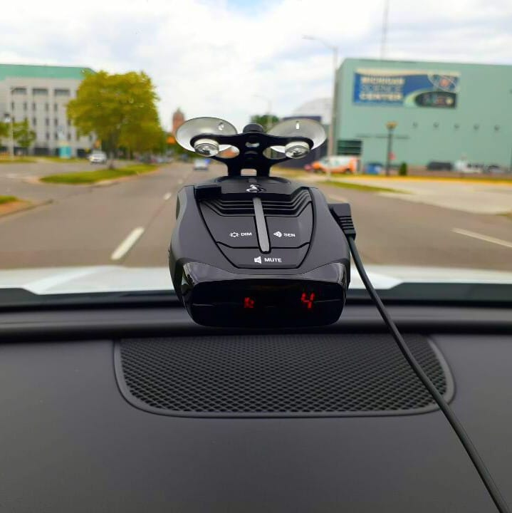 Cobra RAD 380 (Alerting a WSU campus police vehicle)