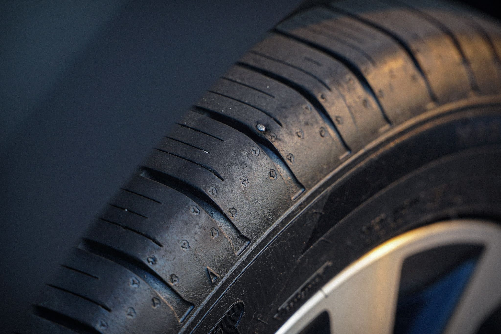 Nail In Tire Fanttik X8 2