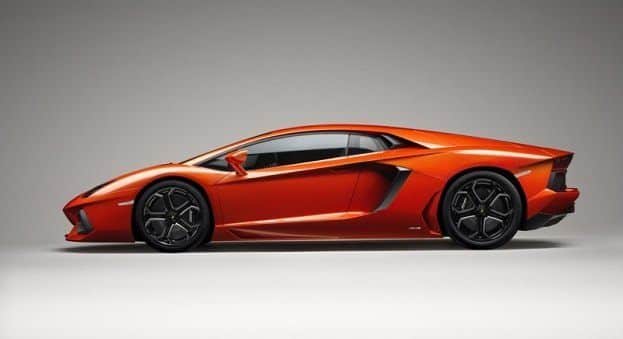 Lamborghini Aventador LP-700-4 side